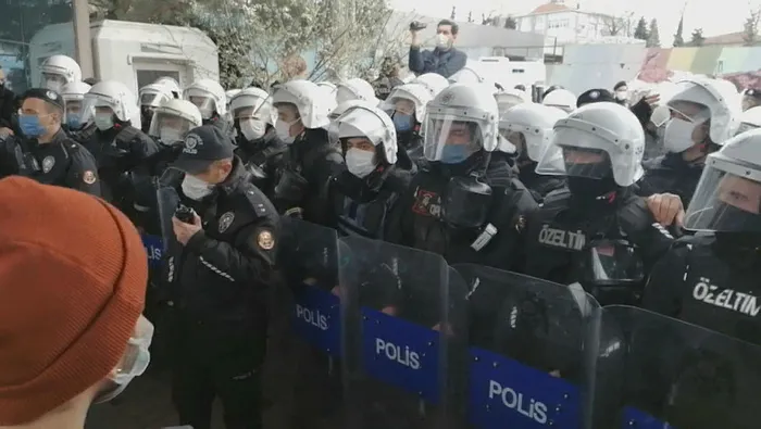 SON DAKİKA | Boğaziçi Üniversitesi’nde gösteri gerginliği! 12 kişi gözaltına alındı