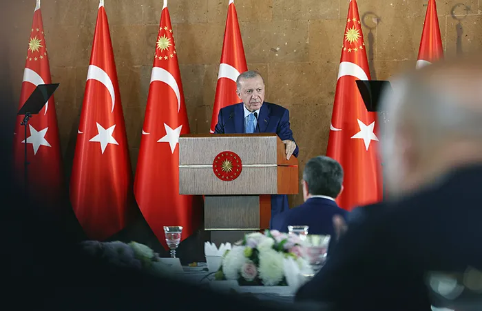 baskan-erdogan-kabinenin-ardindan-konustu-muhalefete-orman-yanginlari-tepkisi-is-yapmak-yerine-siyaset-pesinde-1724612126173.jpg Başkan Erdoğan Kabine'nin ardından konuştu