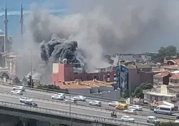 İstanbul'da Ortaköy'de otel yangını!