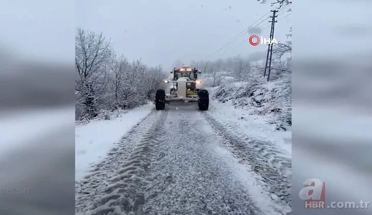 Mersin’de aniden bastıran kar yağışı sürücülere zor anlar yaşattı