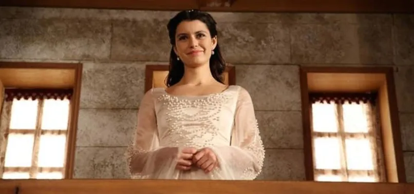 Beren Saat gidiyor yerine Nurgül Yeşilçay geliyor