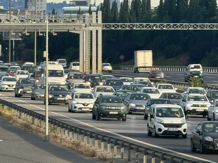 İstanbul'da bayram trafği! Otoyollarda yoğunluk - 3