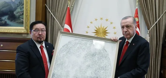 Başkan Erdoğan Moğolistan Ulusal Büyük Kuralı Başkanı Gombojav’u kabul etti! Anlamlı Türk hediyesi...