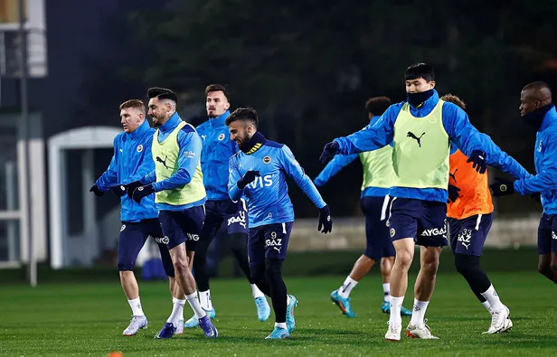 fenerbahce-slavia-prag-maci-sifreli-mi-sifresiz-mi-fb-avrupa-konferans-ligi-fb-slavia-prag-maci-hangi-kanalda-1645012385441.jpg Fenerbahçe Slavia Prag maçı şifreli mi, şifresiz mi? FB Avrupa Konferans Ligi FB Slavia Prag maçı hangi kanalda, saat kaçta? - 5