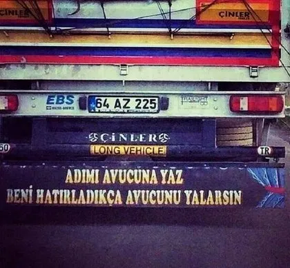 Pandemi süreci gelin arabasına yansıdı! Arabasının arkasına yazdı! Görenler dönüp bir daha baktı