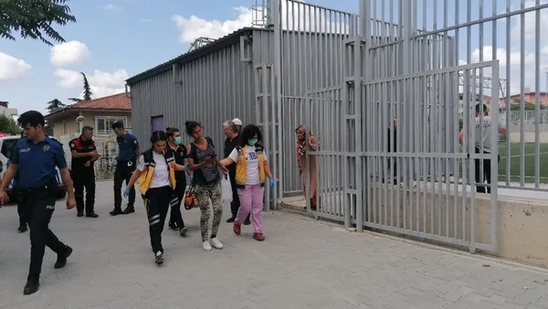 kocaelide-tanimadigi-kadina-dehseti-yasatti-yolda-yururken-1659686172431.jpg Kocaeli’de tanımadığı kadına dehşeti yaşattı! Yolda yürürken... - 3
