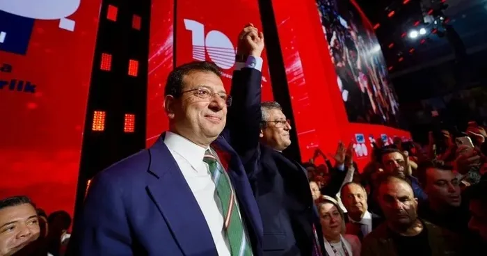 ABB ve İBB'ye çalışan trol yakayı ele verdi! CHP'li belediyeler terör propagandası yapan şahsa servet ödemişler - 1