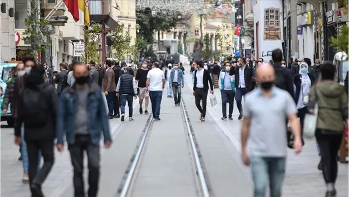 İşte vakaların düşüşe geçeceği tarih! Uzmanlar açıkladı