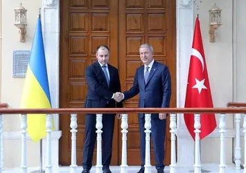 Milli Savunma Bakanı Hulusi Akar Ukraynalı Bakan Oleksandr Kubrakov ile bir araya geldi! 3 ayda 345 gemi ile tahıl taşındı
