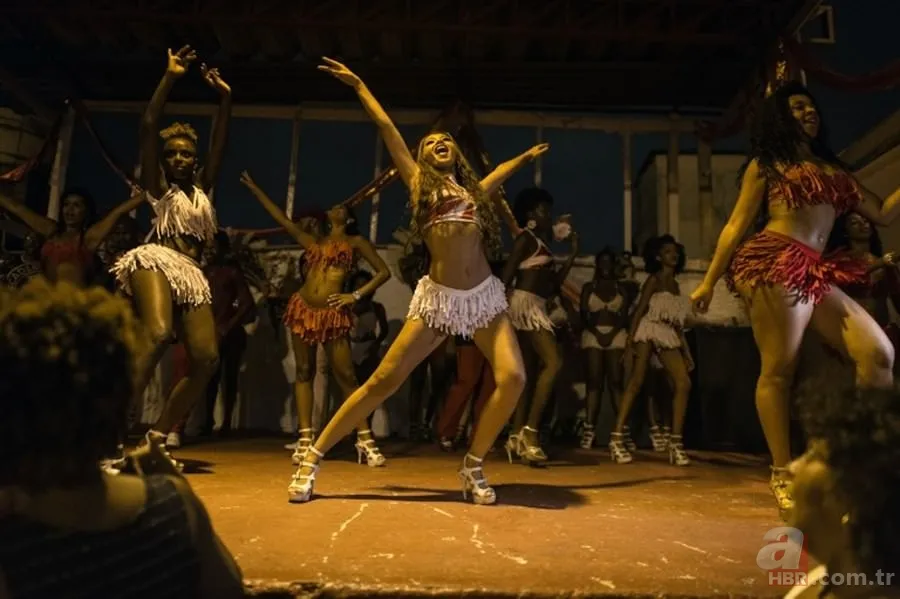 Dünyanın en tanınmış karnavalı Brezilya'da başladı 1