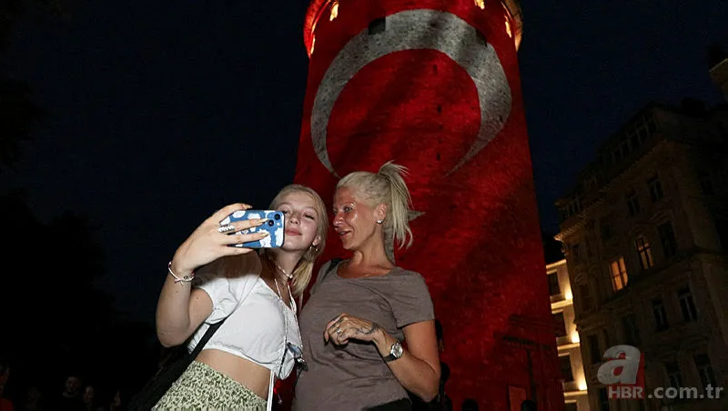 15 Temmuz kahramanları yad ediliyor! Haydarpaşa Gar Binası ve Galata Kulesi'nde mapping gösterileri... 21