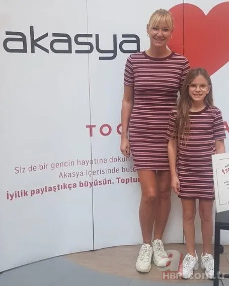 Azra Akın ve Atakan Koru oğullarının birinci yaş gününü partiyle kutladı 13