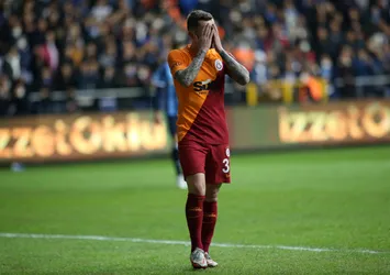 Galatasaray'da flaş ayrılık: KAP'a bildirildi
