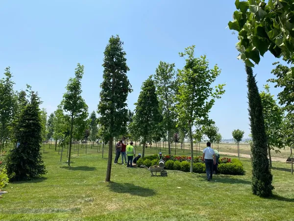 İstanbul’un fethinin coşkusu Atatürk Havalimanı Millet Bahçesi’nde yaşandı! İlk fidan Başkan Erdoğan’dan
