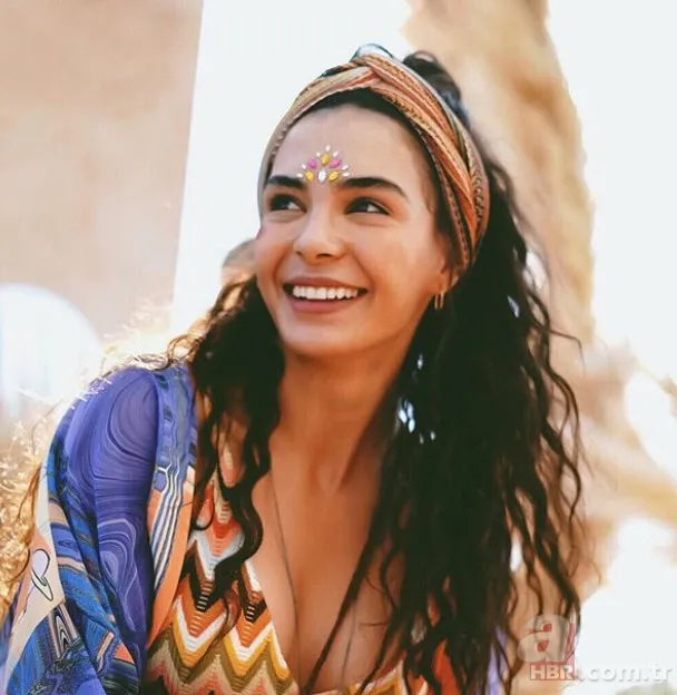 Hercai dizisinin Reyyan'ı Ebru Şahin ödül aldı! 13