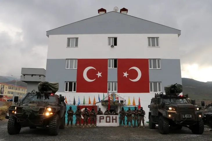 Özel Hareket polisleri 'Sınır Kartalları' nöbette! Hainlere göz açtırmıyorlar...