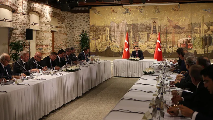 Hazine ve Maliye Bakanı Berat Albayrak’tan flaş ekonomi mesajları