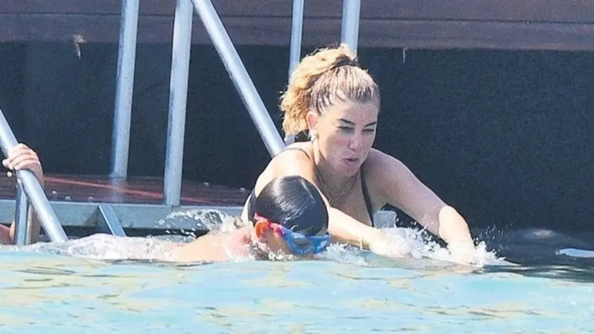 Nadide Sultan tatil sezonunu oğluyla açtı