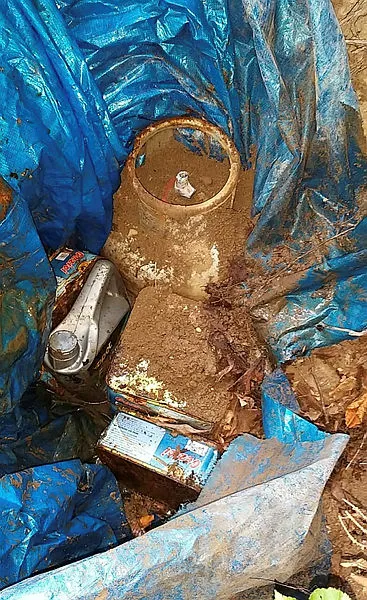 Son dakika: Gümüşhane kırsalında PKK'lı teröristlerin kullandığı depo bulundu - 1