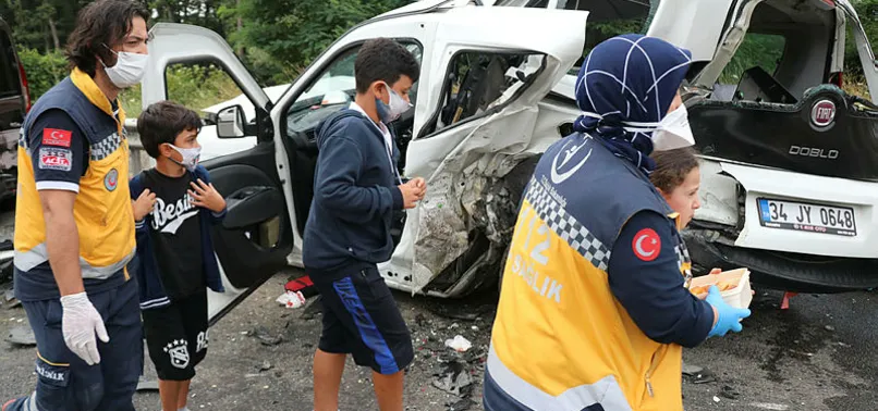 TEM’de zincirleme trafik kazası: Yaralılar var
