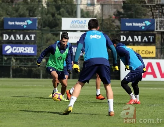 Fenerbahçe idmanında dikkat çeken detay! 15