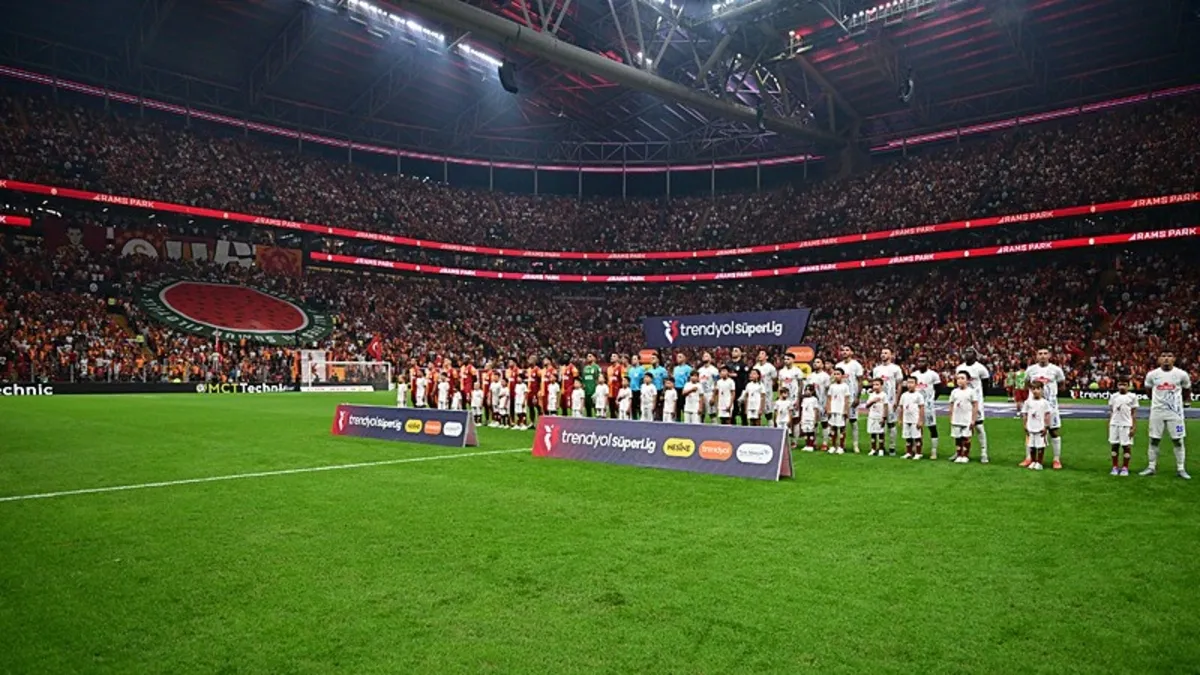 Galatasaray 3 puanı 3 golle aldı! Cimbom Milli araya galibiyetle girdi