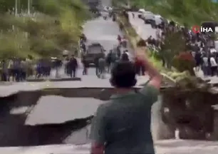 Yer yarıldı saniyeler içinde yuttu!