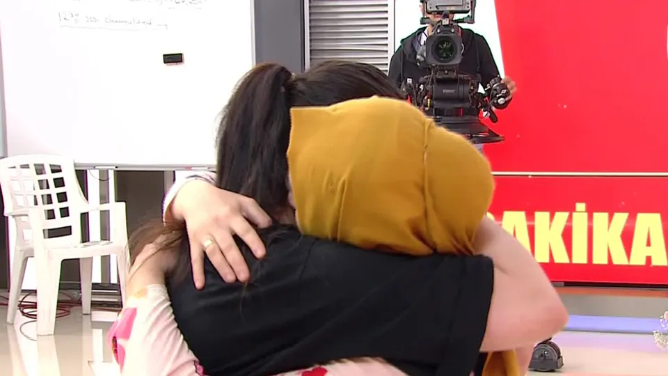 Hasret Taş, ablası Kader’e kavuştu! |Video