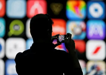 Apple'a 'iPhone şoku'