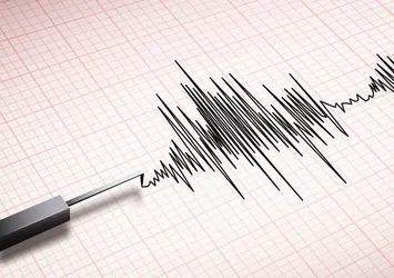 Endonezya'da 5,1 büyüklüğünde deprem