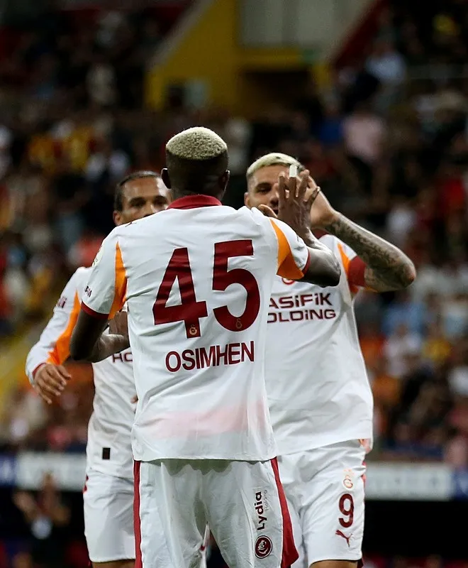 cim-bom-gol-oldu-yagdi-eren-elmalidan-duble-sov-1756069129579.jpeg Fotoğraf (AA)