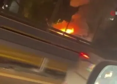 Şişli D100 karayolunda otomobil yangını