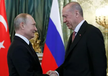 Putin’den Türkiye’ye övgü, Batı’ya eleştiri