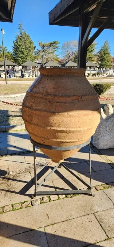 Tarlasından tarih çıktı! Yetkililer incelemeye koştu | Roma dönemine ait 150-200 kilo ağırlığında