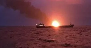 Kızıldeniz’de yanan petrol gemisinin çekilmesine izin
