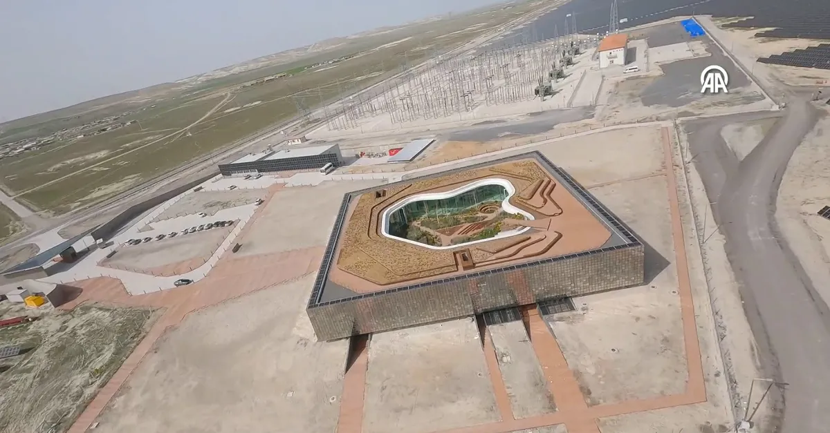 Kalyon Güneş Enerjisi Santrali SCADA Merkezi, FPV drone ile görüntülendi