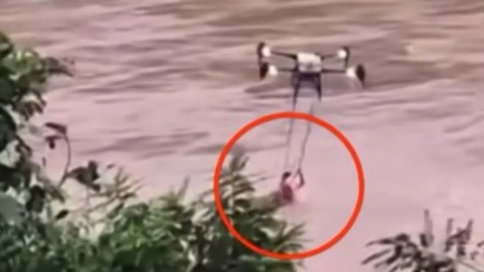 Drone ölümden kurtardı