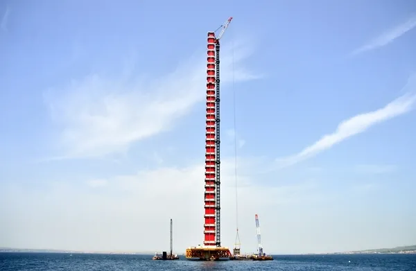 1915 Çanakkale Köprüsü'nün 318 metrelik çelik kuleleri tamamlandı