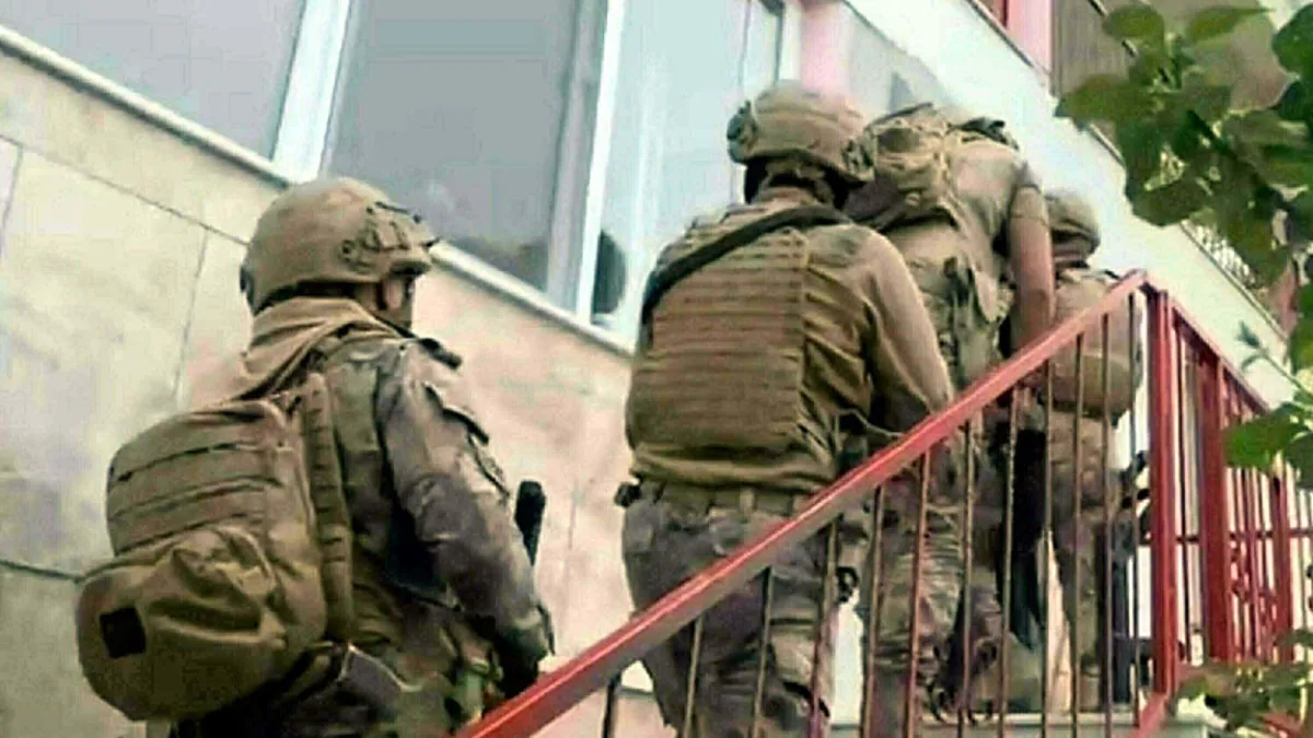 İzmir'de terör propagandası yapan 41 kişi gözaltında