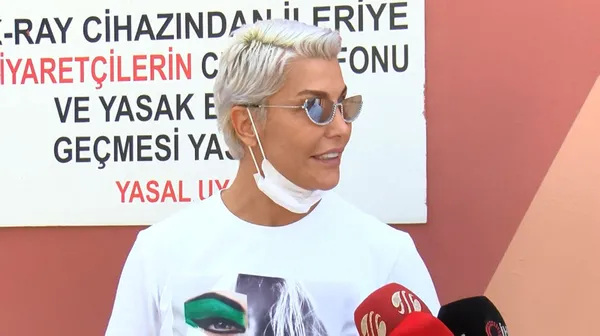 deniz-akkaya-tahliye-oldu-pasalar-gibi-yattik-ciktik-1629977226427.jpg Deniz Akkaya tahliye oldu: Paşalar gibi yattık çıktık - 1