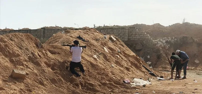 Son dakika: Trablus'un güneyinde savaş uçağı düşürüldü