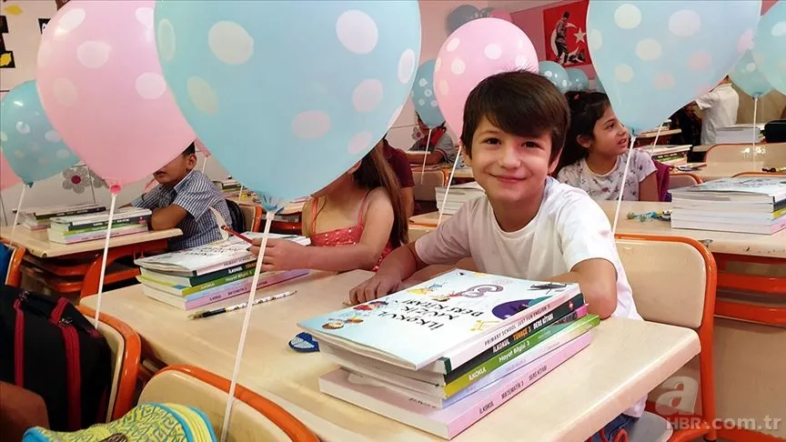 Bayramdan sonra okul var mı? 5 Mayıs Perşembe günü okullar tatil mi? Yarın okullar açık olacak mı? MEB takvimi... 14