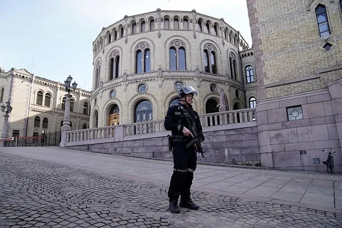 1712141779991.jpeg Norveç'te bomba alarmı! Parlamento binası kapatıldı - 2