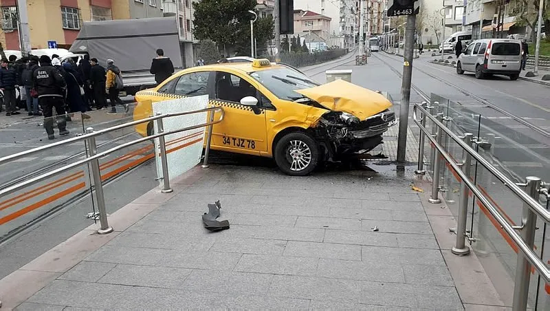 Gungoren De Kaza Tramvay Seferleri Aksadi A Haber Son Dakika Gundem Haberleri