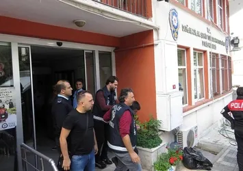 Metrobüsteki 'şemsiyeli saldırgan' tutuklama istemiyle mahkemeye sevkedildi