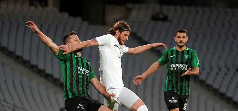 Son dakika: Kocaelispor Sakaryaspor'u 4-0 yenerek 1. Lig'e yükseldi