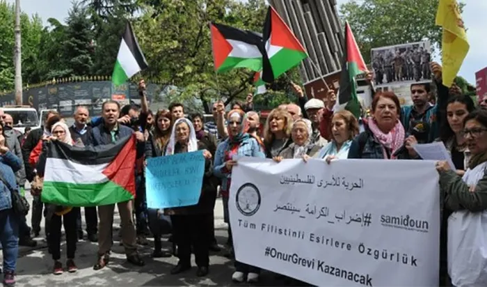 Soykırımcının finansörleri batıyor! Katil İsrail’e destek veren KFC ve Pizza Hut’a boykot tokadı! Satışlar dibi gördü