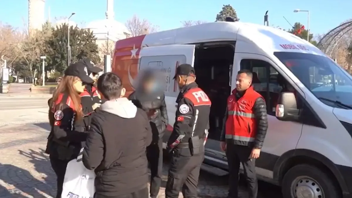 81 ilde Kalkan-37 operasyonu: 42 göçmen kaçakçısı yakalandı