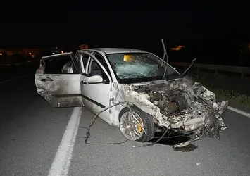 Emniyet kemerini takmadığı araçtan fırladı! Feci kaza