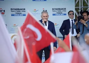 Başbakan: Vatandaş sokağa inerse siz kaçacak delik ararsınız
